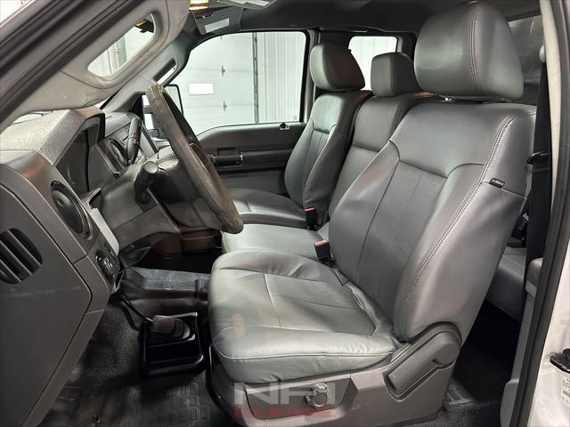 Photo of 2014 Oxford White Ford F-350