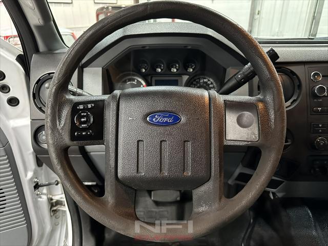 Photo of 2014 Oxford White Ford F-350