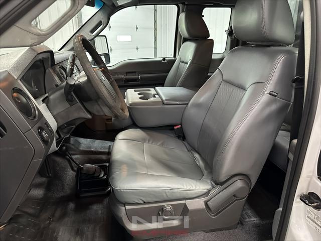 Photo of 2014 Oxford White Ford F-350