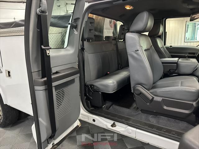 Photo of 2014 Oxford White Ford F-350