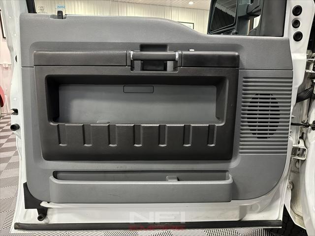 Photo of 2014 Oxford White Ford F-350