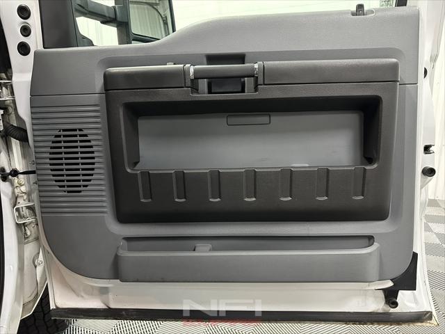 Photo of 2014 Oxford White Ford F-350