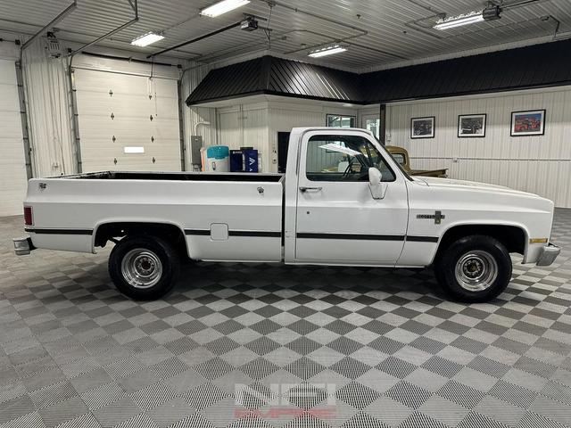 Photo of 1981 White Chevrolet C10/K10