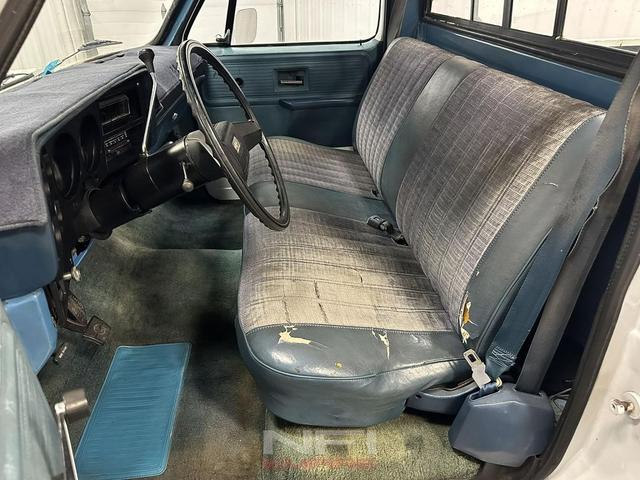 Photo of 1981 White Chevrolet C10/K10