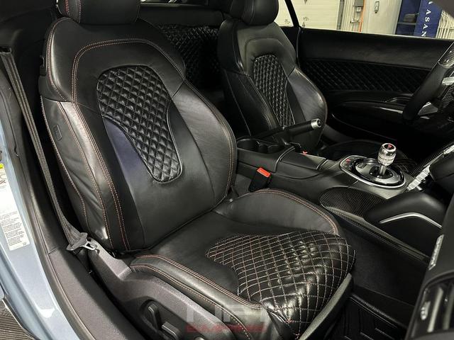 Photo of 2014 Blue Audi R8