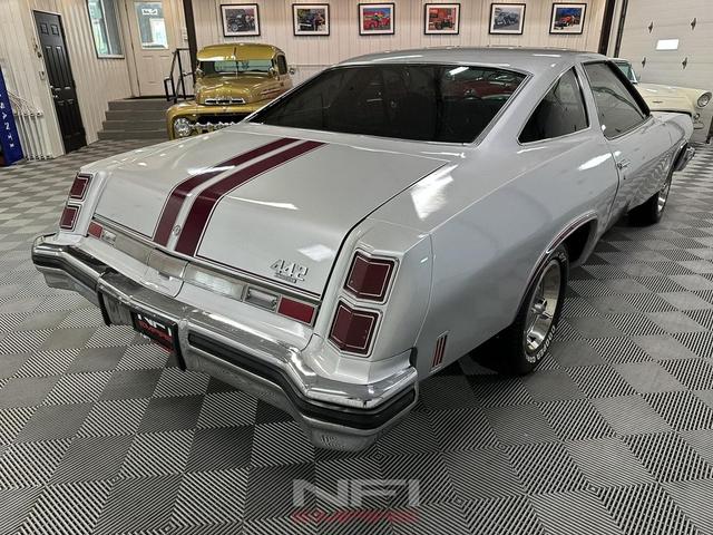 Photo of 1975 Silver Oldsmobile Cutlass