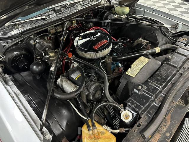 Photo of 1975 Silver Oldsmobile Cutlass