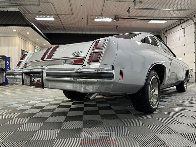 Photo of 1975 Silver Oldsmobile Cutlass