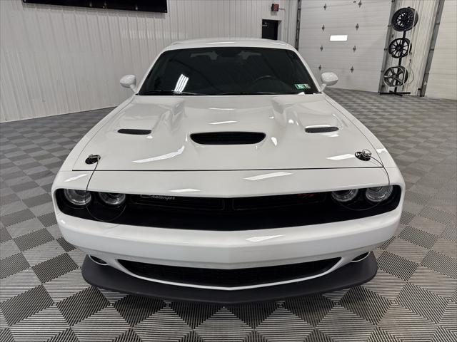 Photo of 2019 White Knuckle Clearcoat Dodge Challenger