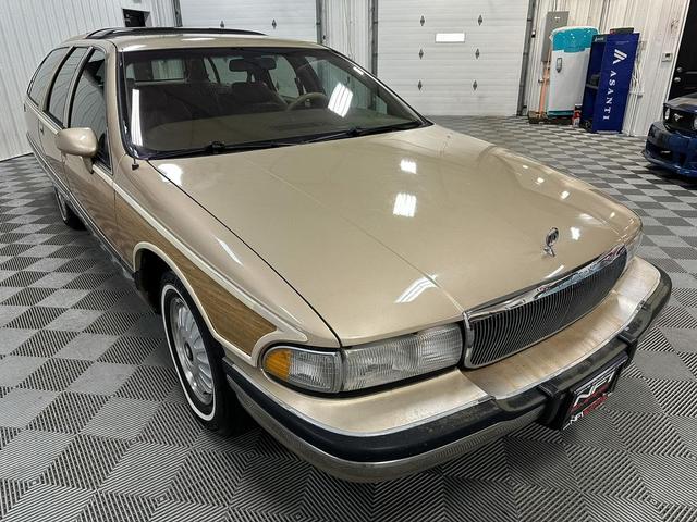 Photo of 1993 Beige Buick Roadmaster