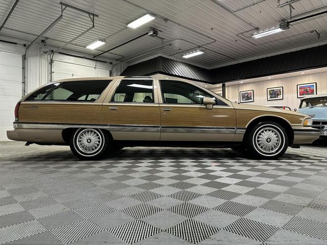 Photo of 1993 Beige Buick Roadmaster