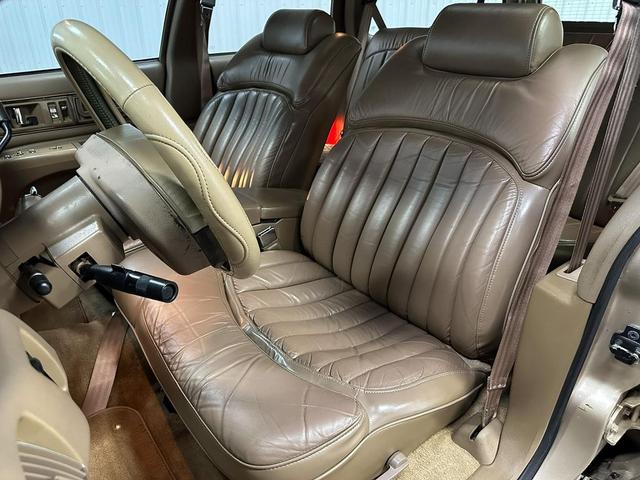 Photo of 1993 Beige Buick Roadmaster