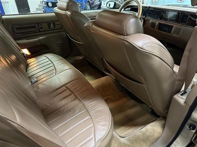 Photo of 1993 Beige Buick Roadmaster