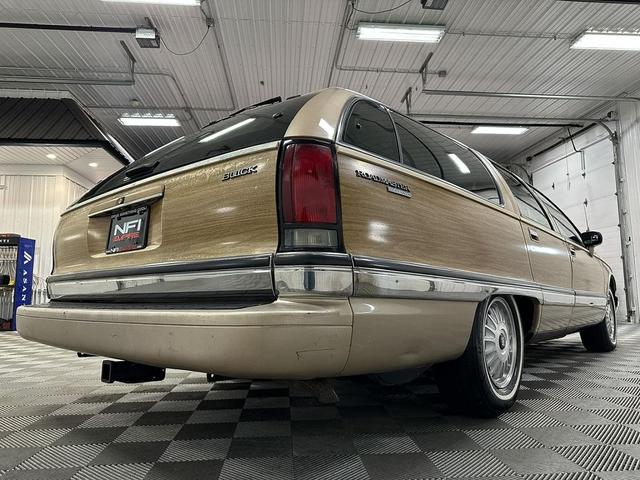 Photo of 1993 Beige Buick Roadmaster