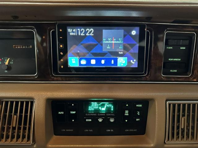 Photo of 1993 Beige Buick Roadmaster