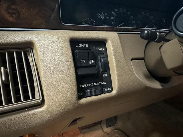 Photo of 1993 Beige Buick Roadmaster