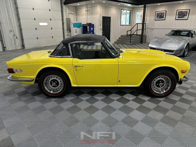 Photo of 1972 Yellow Triumph TR6