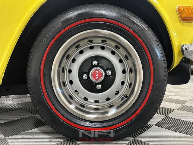 Photo of 1972 Yellow Triumph TR6