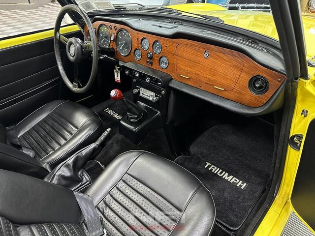 Photo of 1972 Yellow Triumph TR6
