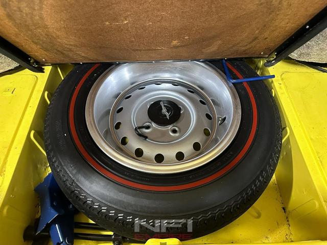 Photo of 1972 Yellow Triumph TR6