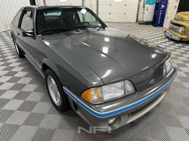 Photo of 1988 Gray Ford Mustang