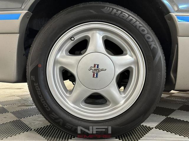 Photo of 1988 Gray Ford Mustang