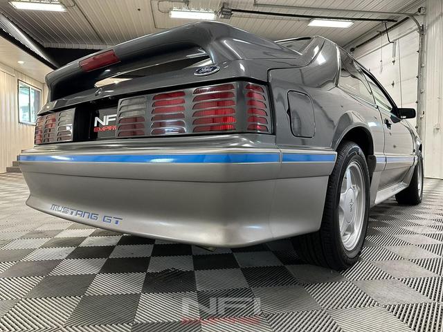 Photo of 1988 Gray Ford Mustang