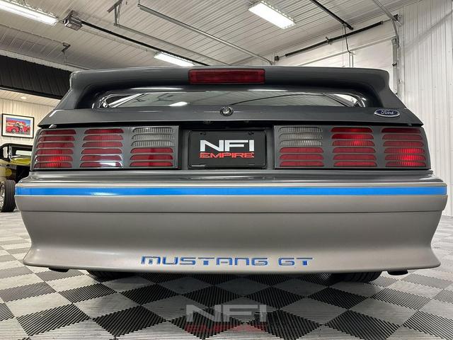 Photo of 1988 Gray Ford Mustang