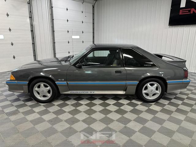 Photo of 1988 Gray Ford Mustang