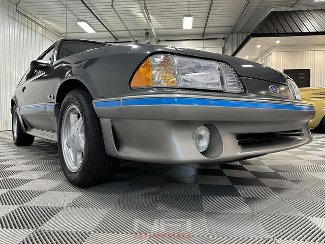 Photo of 1988 Gray Ford Mustang