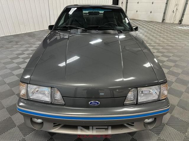 Photo of 1988 Gray Ford Mustang