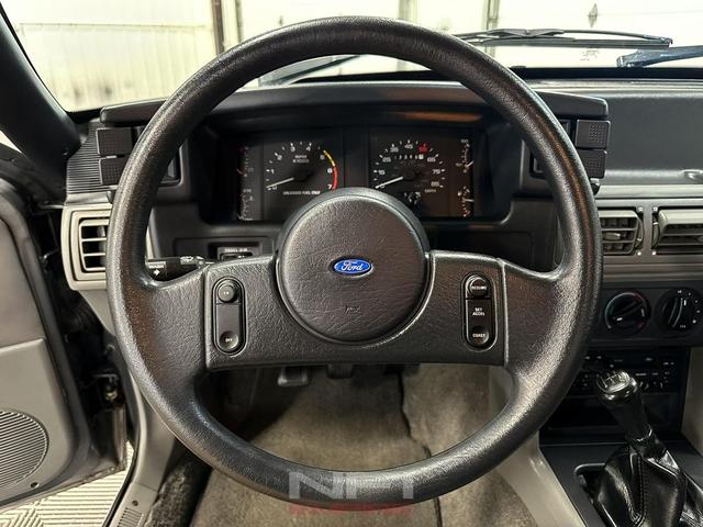 Photo of 1988 Gray Ford Mustang