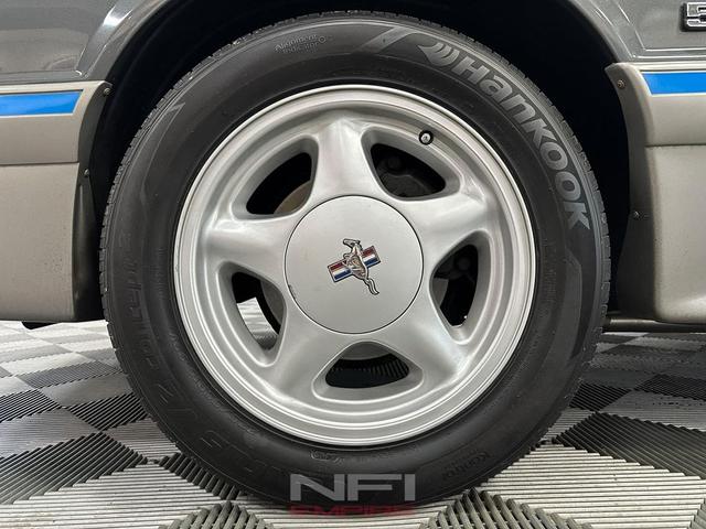 Photo of 1988 Gray Ford Mustang