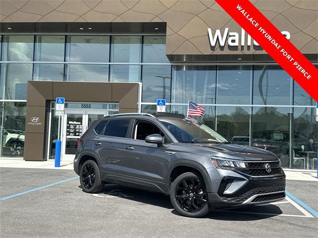 Photo of 2022 Gray Volkswagen Taos