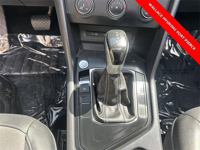Photo of 2022 Gray Volkswagen Taos
