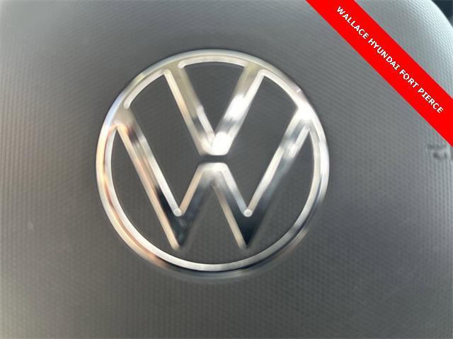 Photo of 2022 Gray Volkswagen Taos