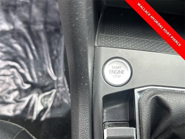 Photo of 2022 Pure White Volkswagen Taos