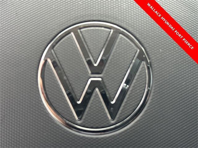 Photo of 2022 Pure White Volkswagen Taos