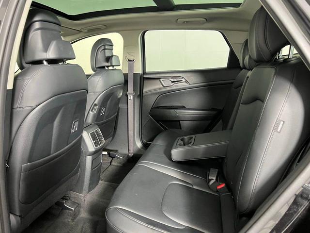 Photo of 2024 Fusion Black Kia Sportage Hybrid