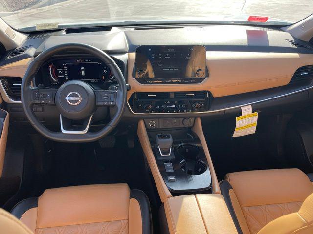 Photo of 2022 Pearl White Tricoat Nissan Rogue