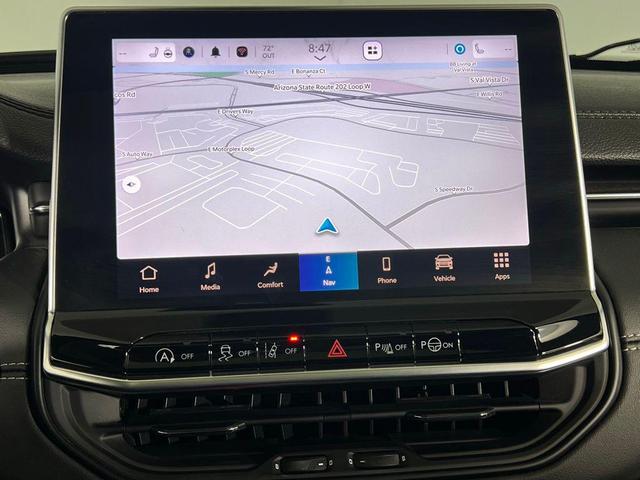 Photo of 2023 Diamond Black Crystal Pearlcoat Jeep Compass