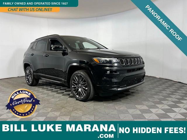 Photo of 2023 Diamond Black Crystal Pearlcoat Jeep Compass