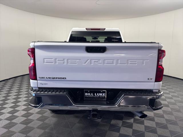 Photo of 2022 Summit White Chevrolet Silverado 2500