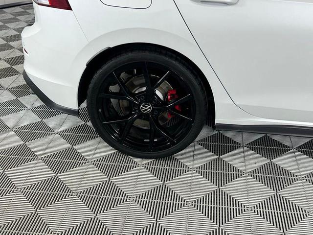 Photo of 2024 Pearl Black Volkswagen Golf GTI