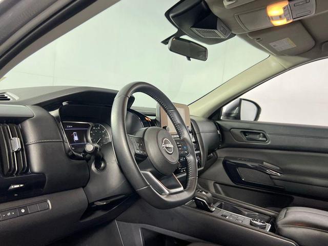 Photo of 2024 Gun Metallic Nissan Pathfinder