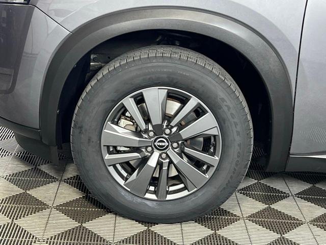Photo of 2024 Gun Metallic Nissan Pathfinder