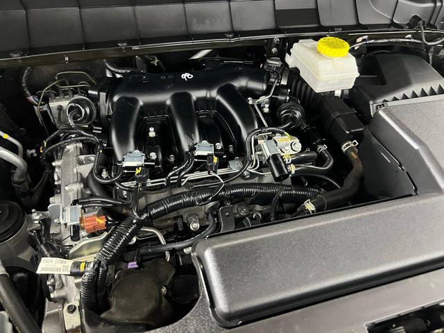 Photo of 2024 Gun Metallic Nissan Pathfinder