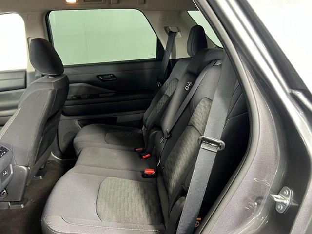 Photo of 2024 Gun Metallic Nissan Pathfinder