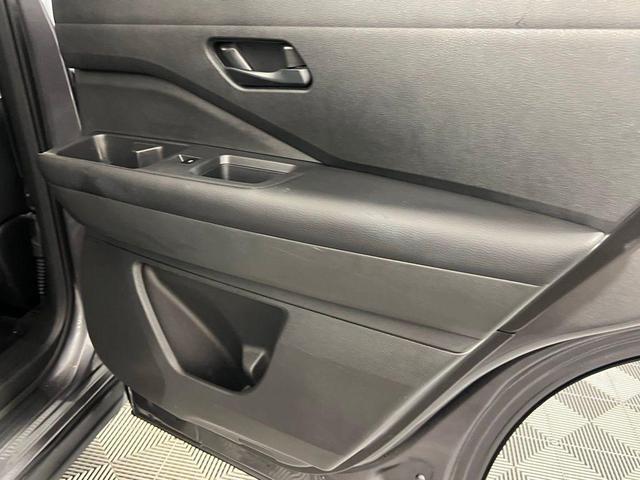 Photo of 2024 Gun Metallic Nissan Pathfinder