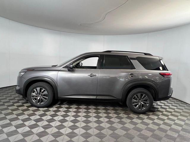 Photo of 2024 Gun Metallic Nissan Pathfinder